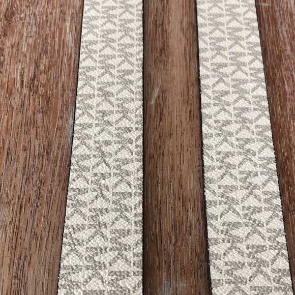 All solid not available - Picture 4 of 16